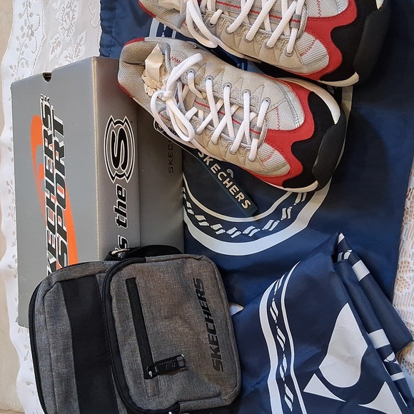 Skechers Black, Red & Gray Womans Sneakers, Key Chain, Messenger Bag &  Backpack - Picture 1 of 13